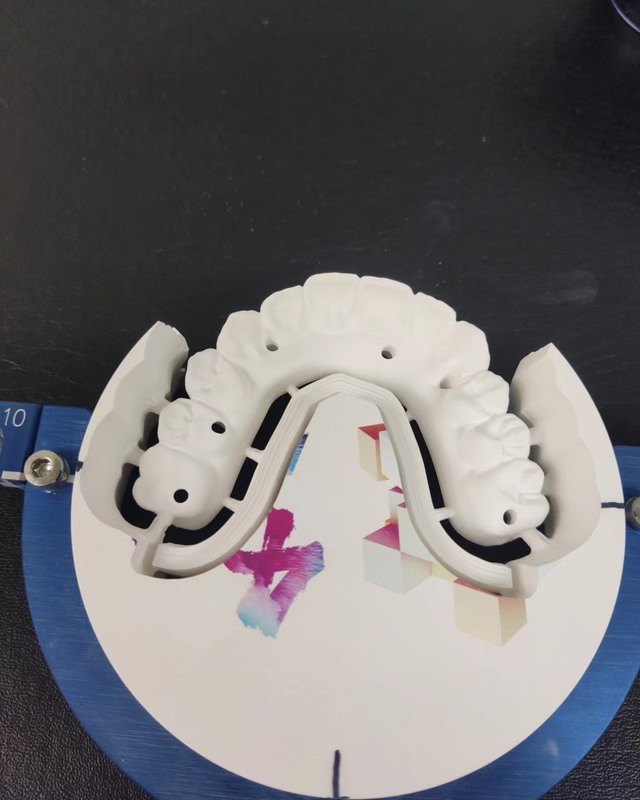 Dental Whole Sale Yucera 4d Pro Multilayer Zirconium Disc Ceramic  for Cad Cam High Transmittance