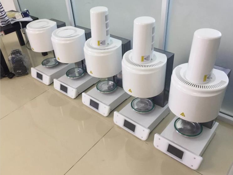 Lò nung sứ Yucera bán chạy cho phòng thí nghiệm nha khoa để phục hình răng