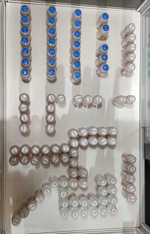 Giải pháp Yucera Bộ Nhuộm Gốm Zirconia 18 Màu Tự Nhiên Phát Sáng cho Sáng Tạo Phòng Thí Nghiệm Nha Khoa